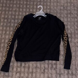 Arizona Jean Company Black V-Neck Sweater with Leopard Print Sleeves